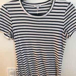 Splendid tee sm, round hem, raw edges, seam back